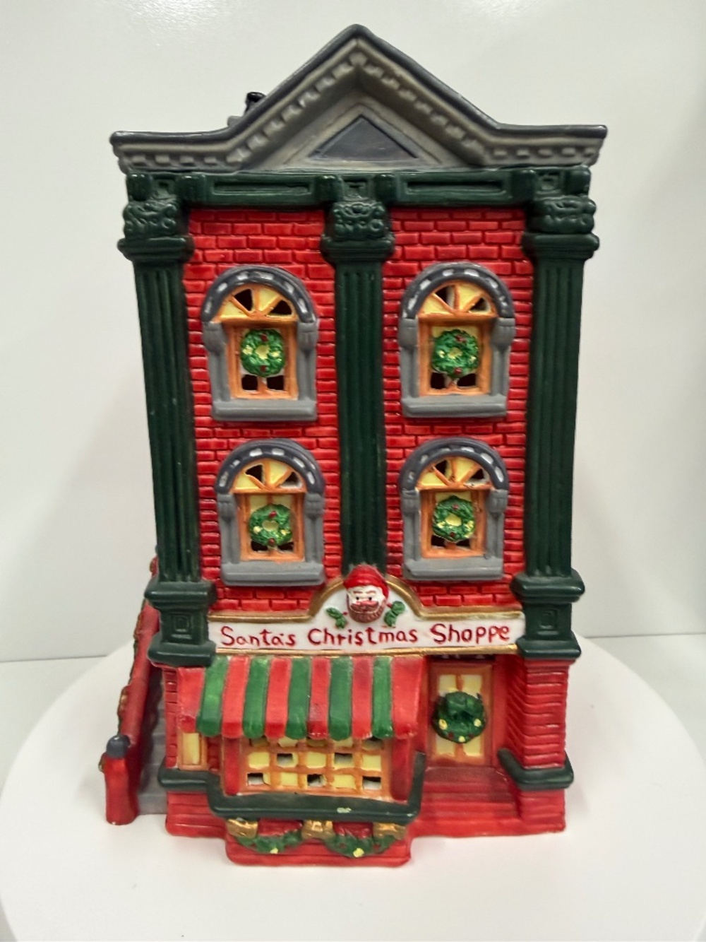 Dickens Village- Christmas Shoppe- EJ650